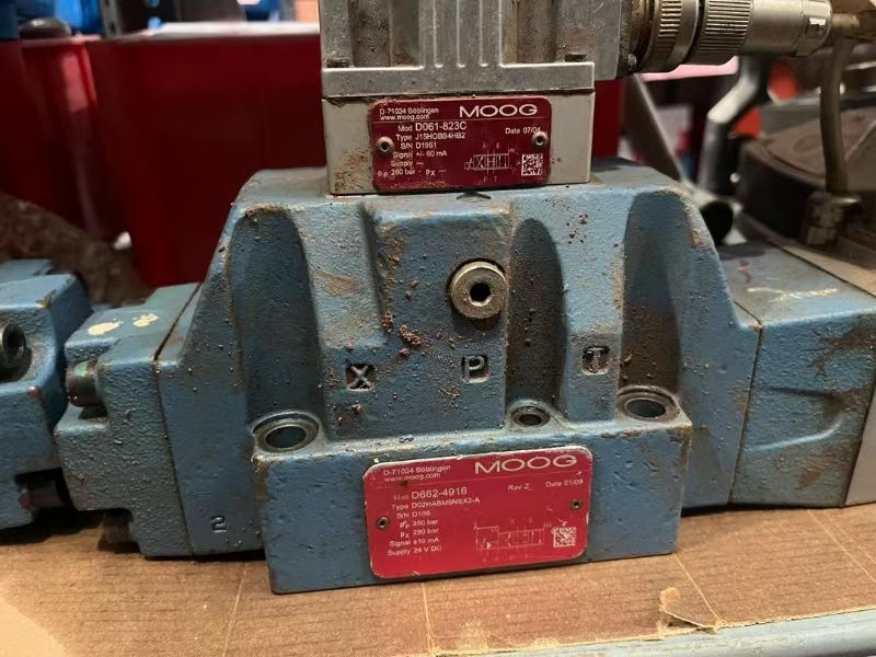 MOOG VALVE